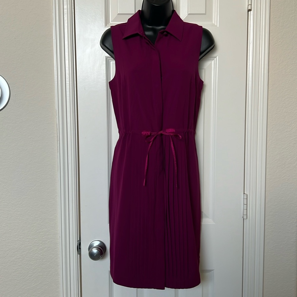 NWT. Tommy Hilfiger fuchsia sleeveless pleated drawstring dress. Size M.